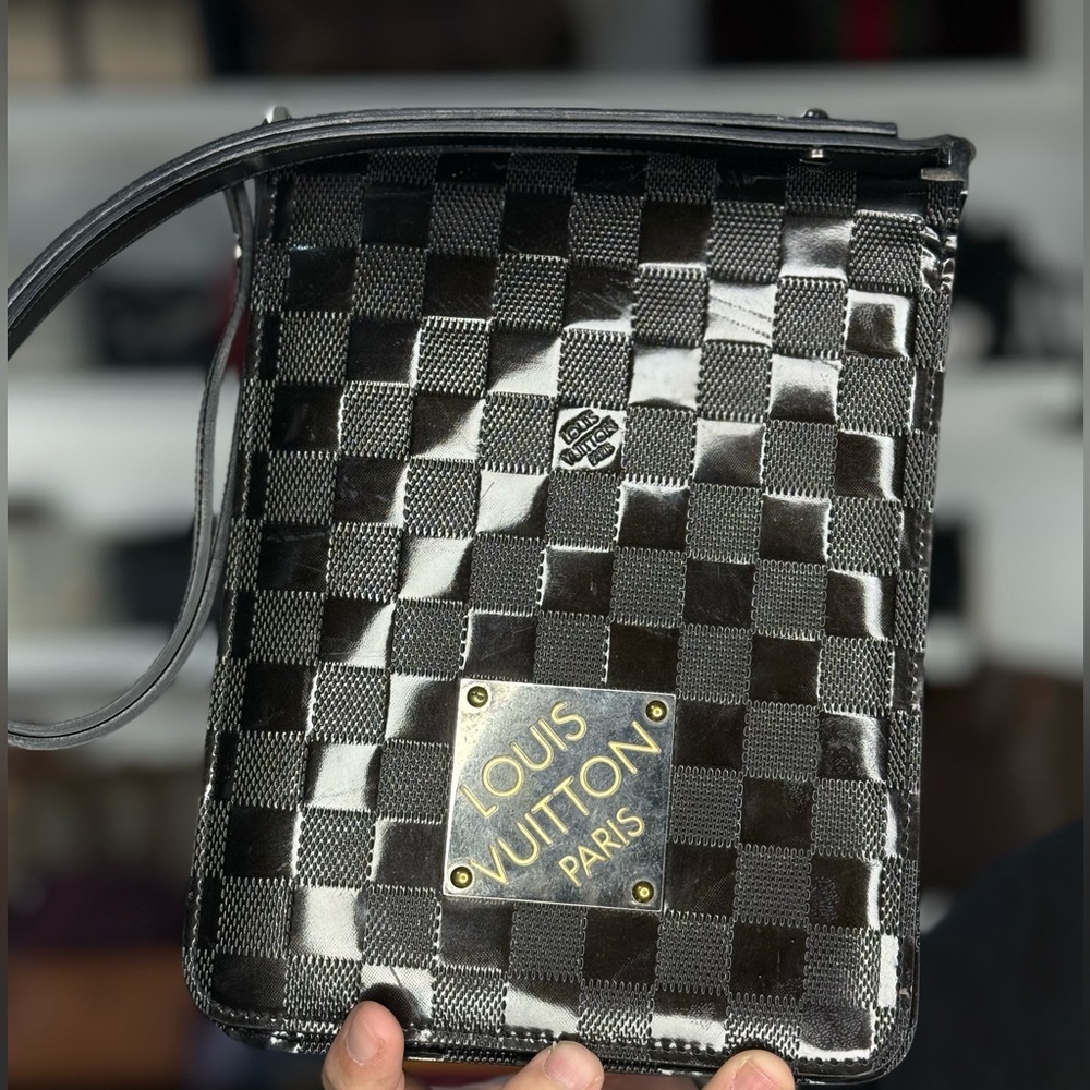 LV RARE DAMIER VERNIS  SHOULDER BAG